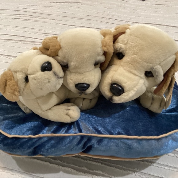 Dan Dee Collectors Choice Other - Vintage - New - 3 Puppies on a Pillow - Never Used or Displayed